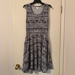NWOT Lularoe Nicki Black n White Midi